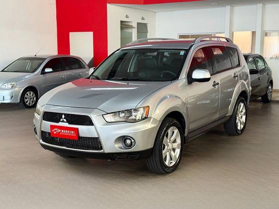 MITSUBISHI OUTLANDER 2.4 4X4 16V GASOLINA 4P AUTOMÁTICO